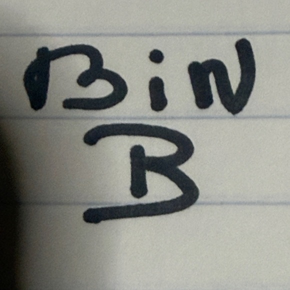 Six flags  men’s hooded sweatshirt size medium. - Picture 6 of 6